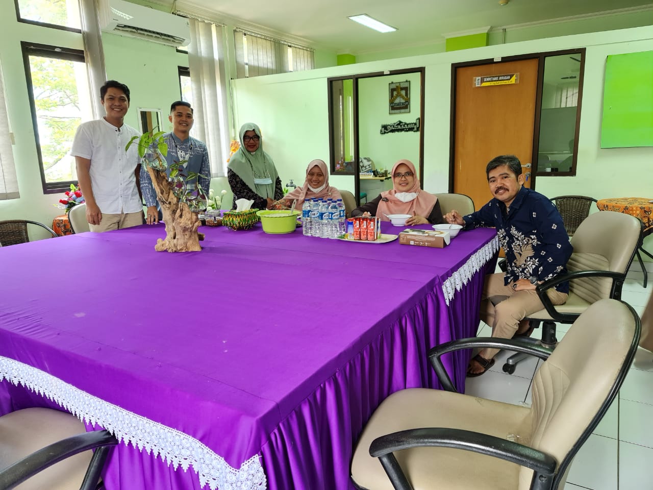Kunjungan dari Dekan Fakultas Sains dan Teknologi UIN Bandung